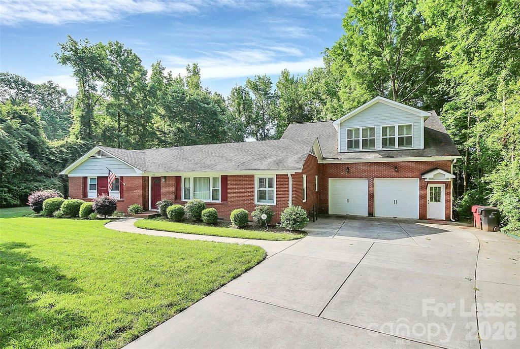132 Vernon Drive, Davidson, NC 28036