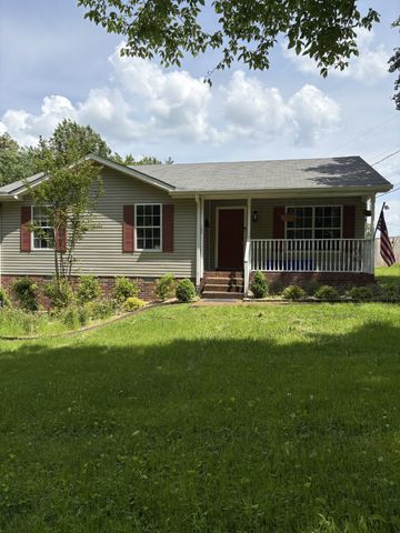 100 Oak Ave, Dickson, TN 37055