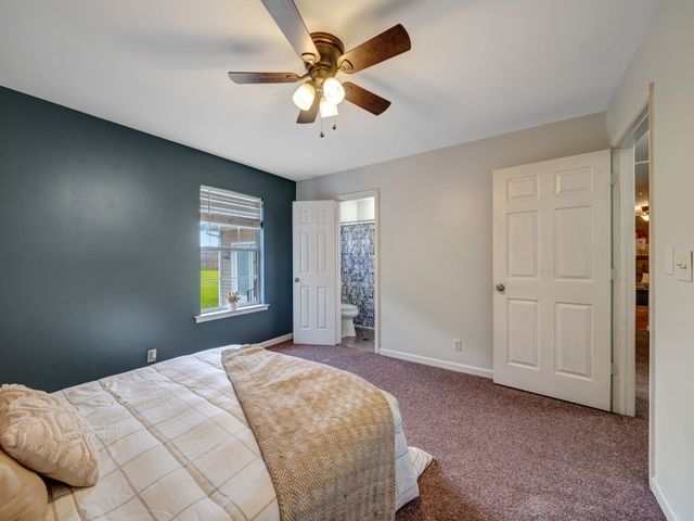 100 Oak Ave, Dickson, TN 37055