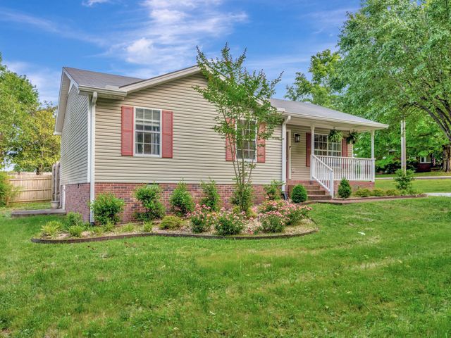 100 Oak Ave, Dickson, TN 37055