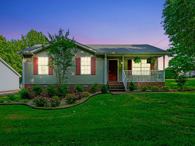 100 Oak Ave, Dickson, TN 37055