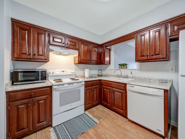 100 Oak Ave, Dickson, TN 37055