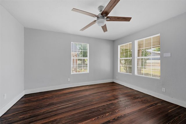 215 W Walker Street, Denison, TX 75020