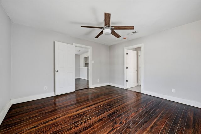215 W Walker Street, Denison, TX 75020