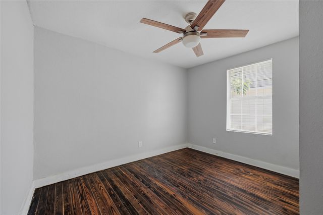 215 W Walker Street, Denison, TX 75020