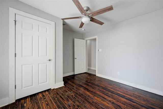 215 W Walker Street, Denison, TX 75020