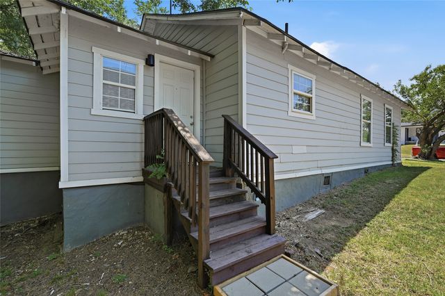 215 W Walker Street, Denison, TX 75020