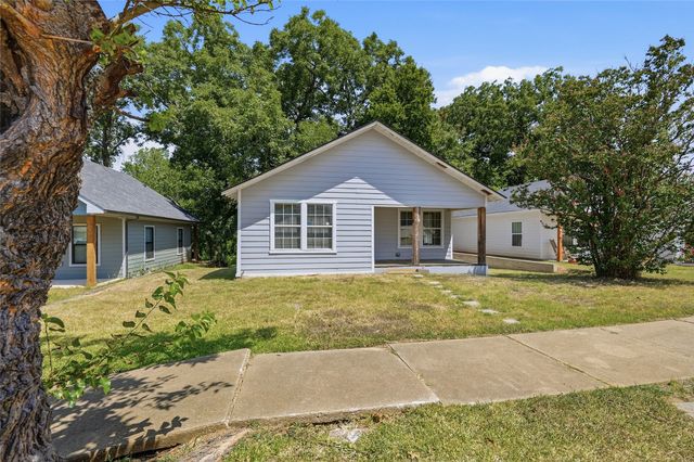 215 W Walker Street, Denison, TX 75020