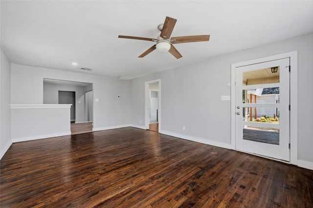 215 W Walker Street, Denison, TX 75020