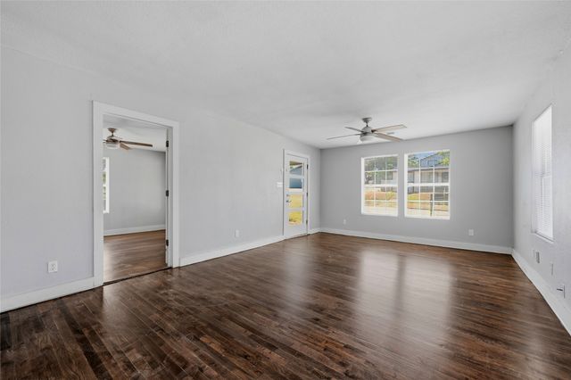 215 W Walker Street, Denison, TX 75020