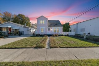 27024 Nanton Street, Madison Heights, MI 48071