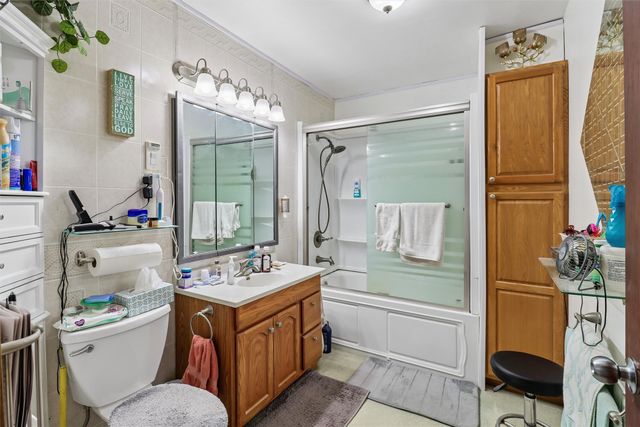 4305 NE Arthur Avenue, Des Moines, IA 50317