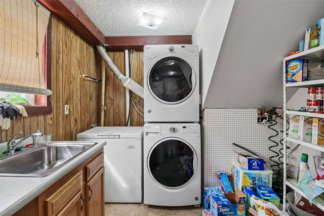 4305 NE Arthur Avenue, Des Moines, IA 50317