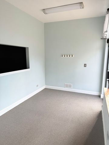 4937 W Foster Avenue, Chicago, IL 60630