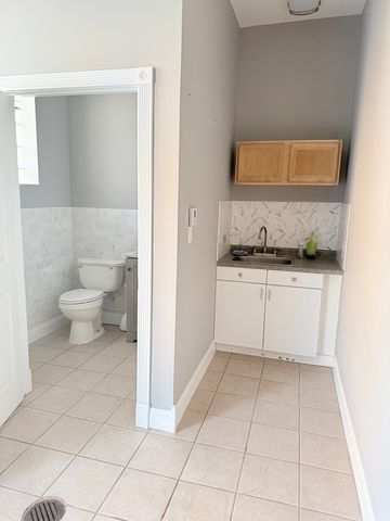4937 W Foster Avenue, Chicago, IL 60630
