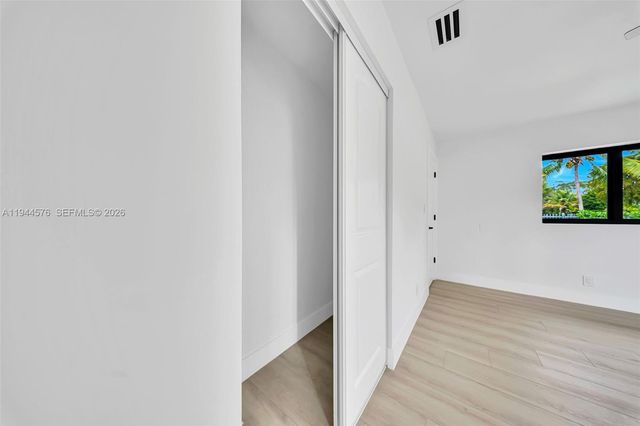 12860 NE 10th Ave, North Miami, FL 33161