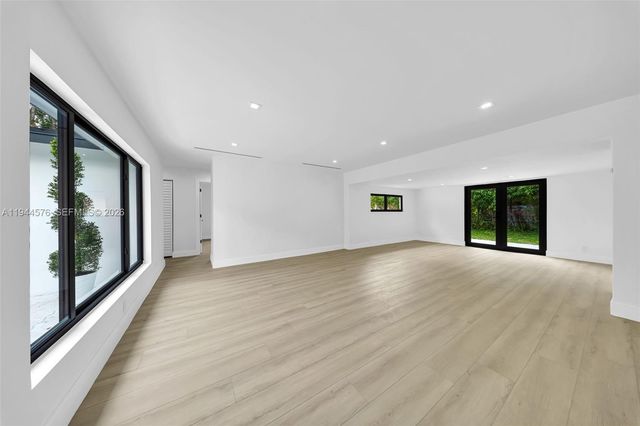 12860 NE 10th Ave, North Miami, FL 33161