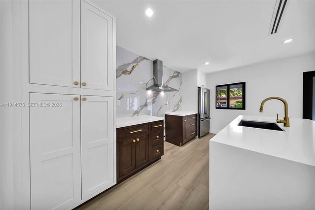 12860 NE 10th Ave, North Miami, FL 33161