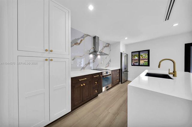 12860 NE 10th Ave, North Miami, FL 33161