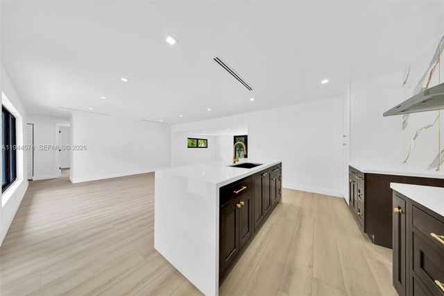 12860 NE 10th Ave, North Miami, FL 33161