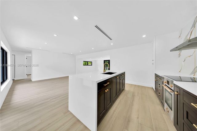 12860 NE 10th Ave, North Miami, FL 33161