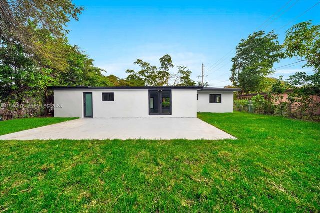 12860 NE 10th Ave, North Miami, FL 33161