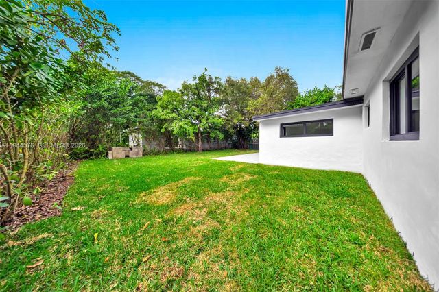 12860 NE 10th Ave, North Miami, FL 33161