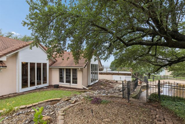 4 Eastshore Road, Heath, TX 75032