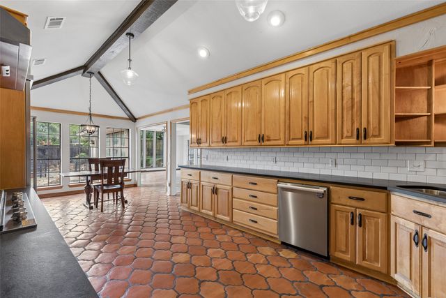 4 Eastshore Road, Heath, TX 75032