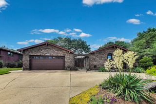 414 N Wolf Road, Des Plaines, IL 60016