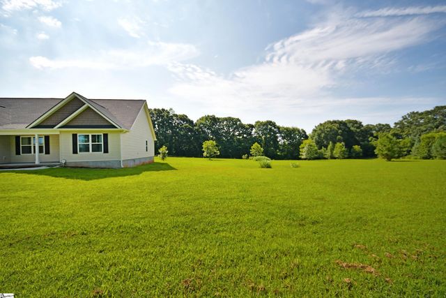 800 Broadway School Road, Belton, SC 29627