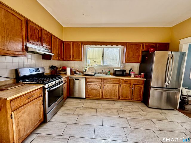 28 Beal Street, Stamford, CT 06902