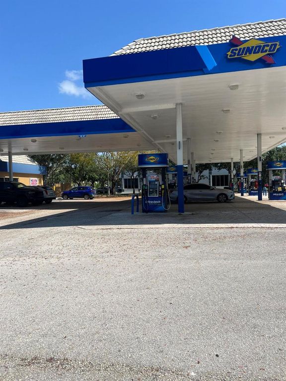 1009 N State 7 Road, Royal Palm Beach, FL 33411