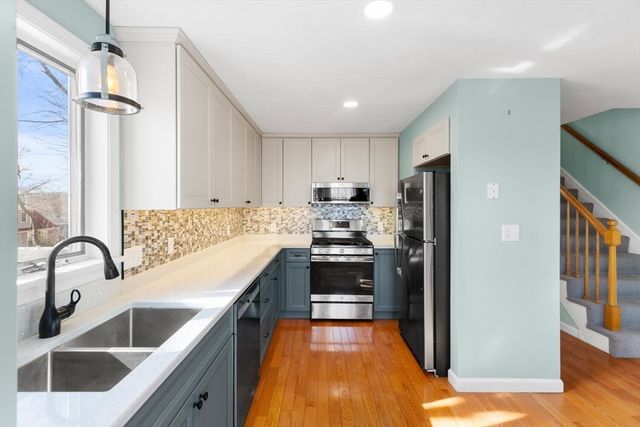 8-10 Menlo Terrace A, Lynn, MA 01905