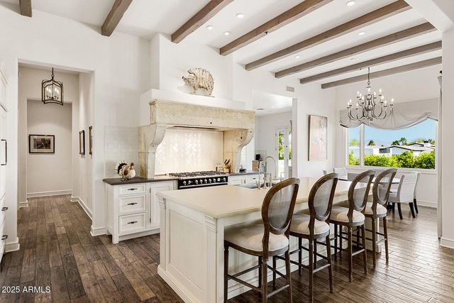 8531 N 49TH Street, Paradise Valley, AZ 85253