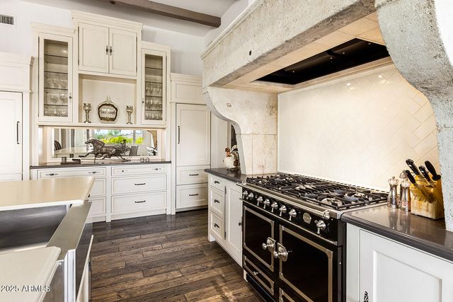 8531 N 49TH Street, Paradise Valley, AZ 85253