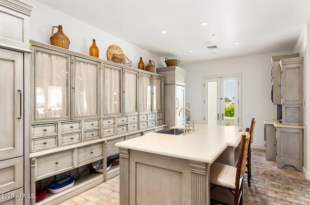 8531 N 49TH Street, Paradise Valley, AZ 85253