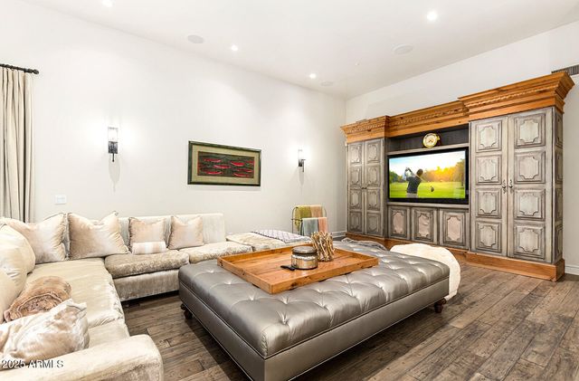 8531 N 49TH Street, Paradise Valley, AZ 85253