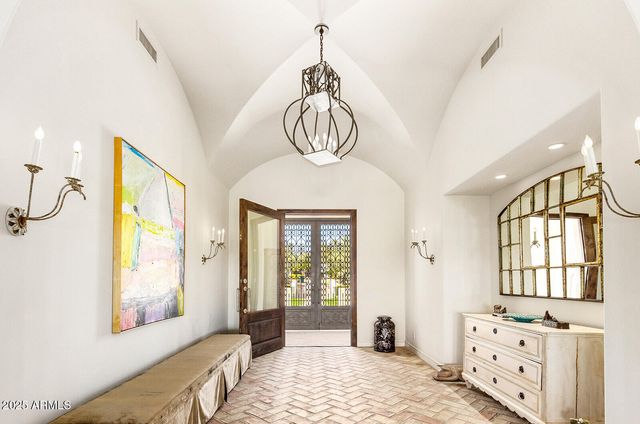 8531 N 49TH Street, Paradise Valley, AZ 85253