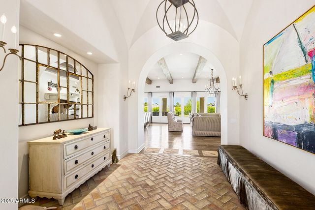 8531 N 49TH Street, Paradise Valley, AZ 85253