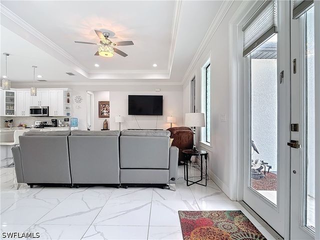 4160 10th AVE NE, Naples, FL 34120