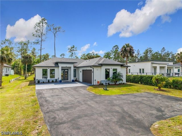 4160 10th AVE NE, Naples, FL 34120