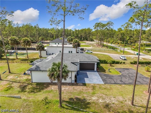 4160 10th AVE NE, Naples, FL 34120