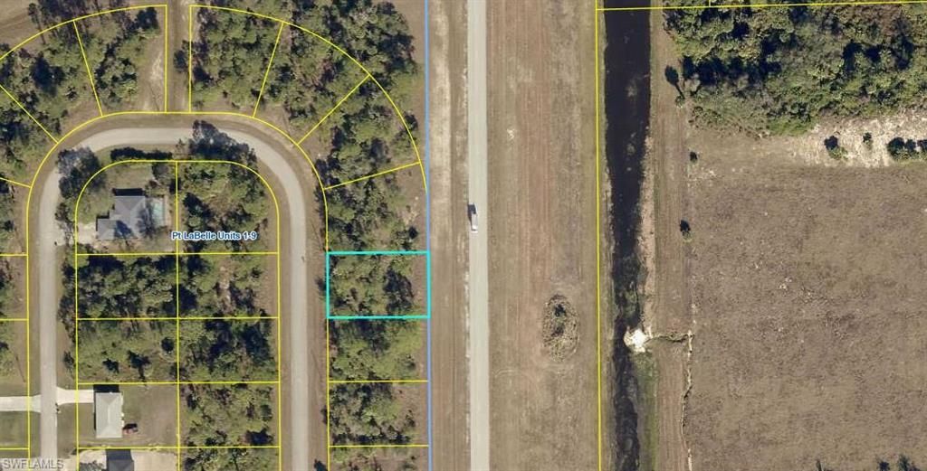8023, 8025 Rolling CIR, CLEWISTON, FL 33440 — photo 2