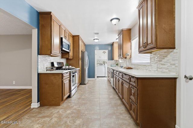 15944 Gledhill Street, North Hills, CA 91343