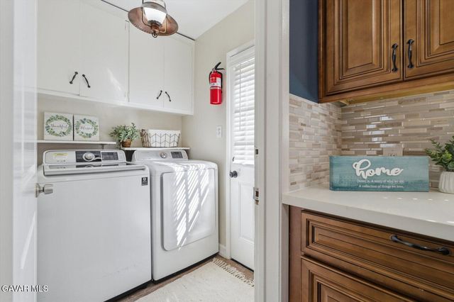 15944 Gledhill Street, North Hills, CA 91343