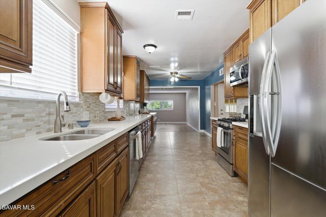 15944 Gledhill Street, North Hills, CA 91343