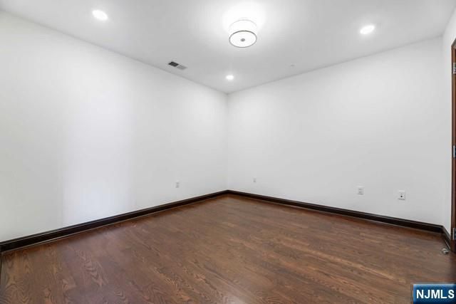 9 Somerset Lane 206, Edgewater, NJ 07020