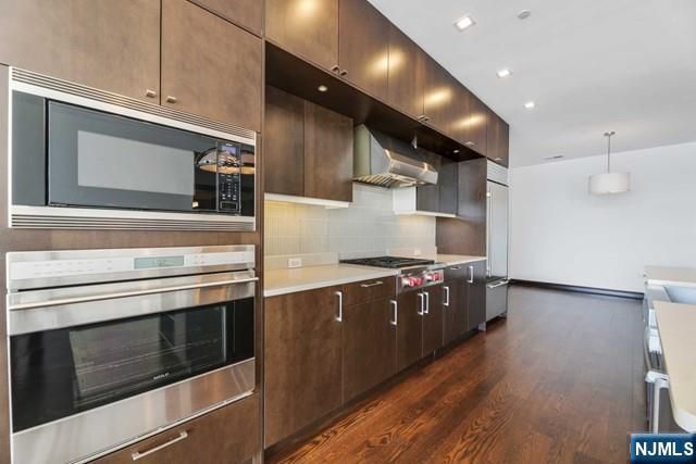 9 Somerset Lane 206, Edgewater, NJ 07020