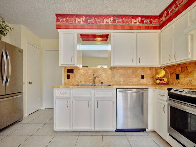 5038 Autumn Forest Drive, Houston, TX 77091